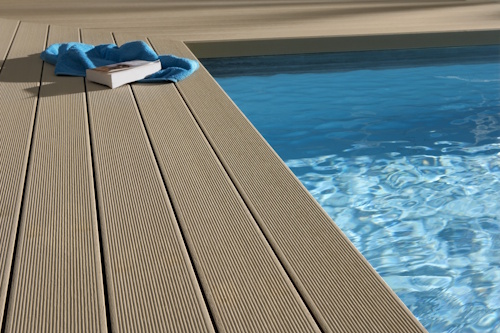 Twinson vlonderplanken zijn uitermate geschikt voor het creëren van een sfeervolle, warme en comfortabele vlondervloer of terras in een tuin. Dankzij de natuurlijke uitstraling zijn de planken in harmonie met de buitenomgeving.